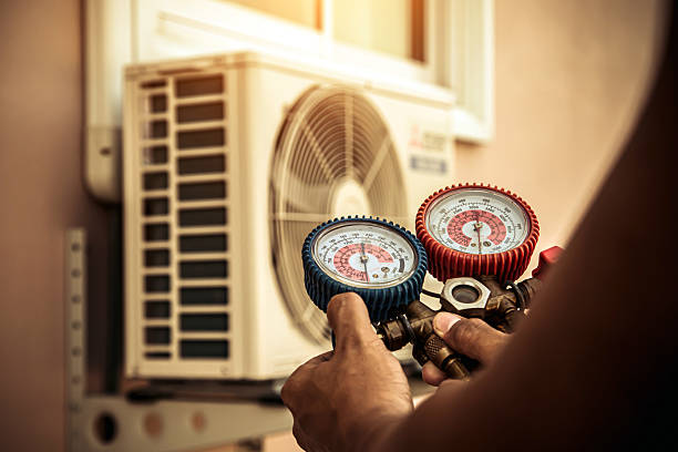Professional Ac Installation technician working in Poplar Grove, IL